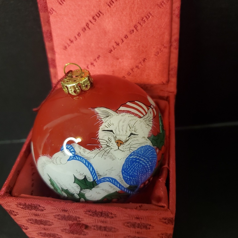 Figi Inside Art Christmas Cats Playing Cat‎ Reverse Painted Glass Ornament w/Box